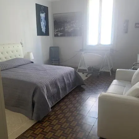 Bed & Breakfast Storico Via Petroni